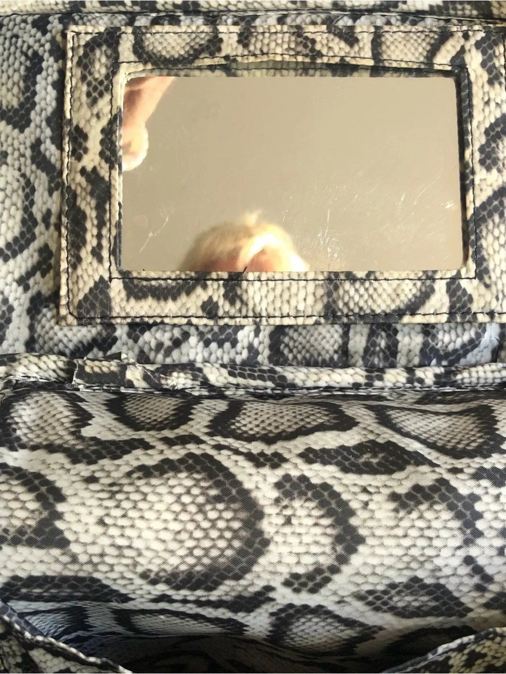 Celebrity Classic Black Women's Cosmetic Shoulder Bag
